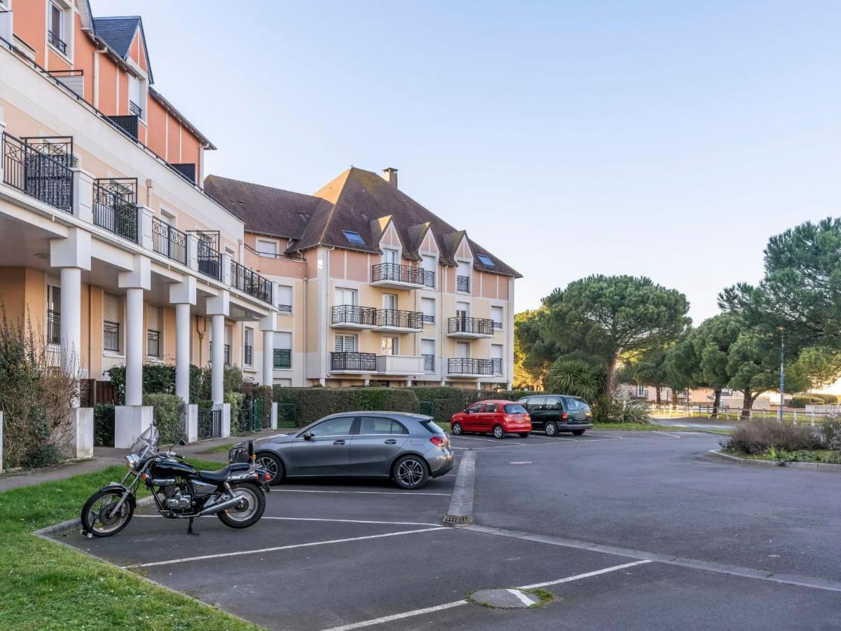 Apartment Les Marines 1 Et 2-7 By Interhome Cabourg Bagian luar foto